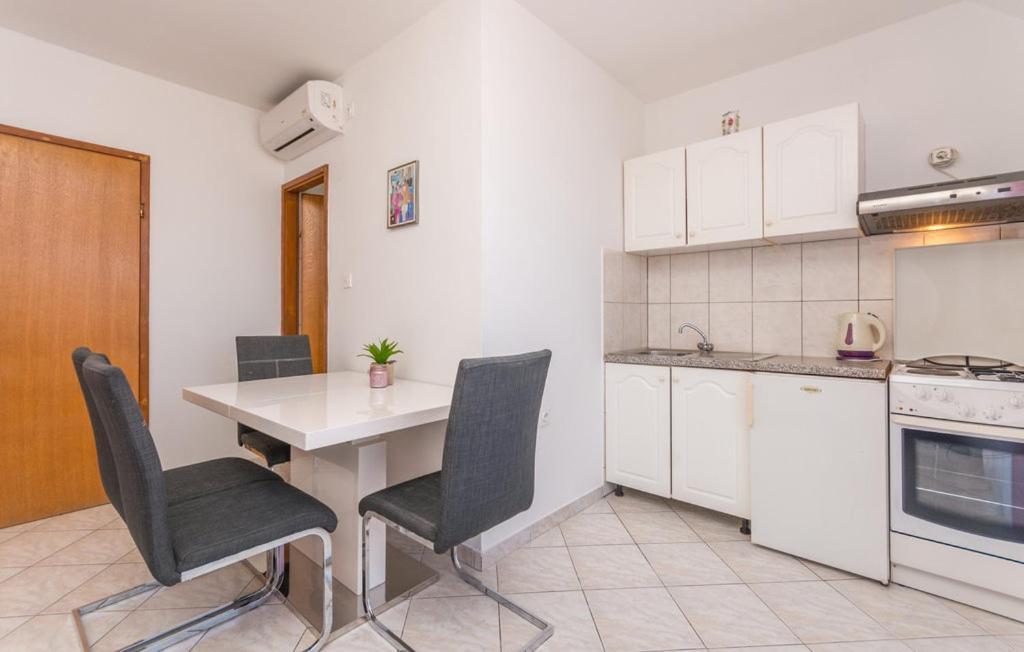 Apartments Mikulic Biograd Na Moru Exterior foto