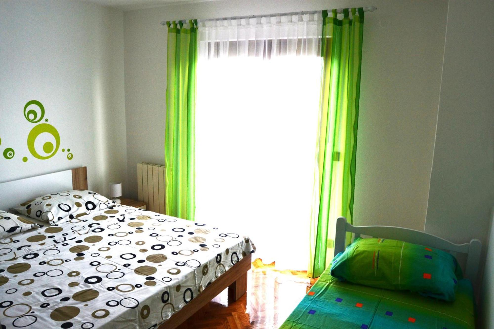 Apartments Mikulic Biograd Na Moru Quarto foto
